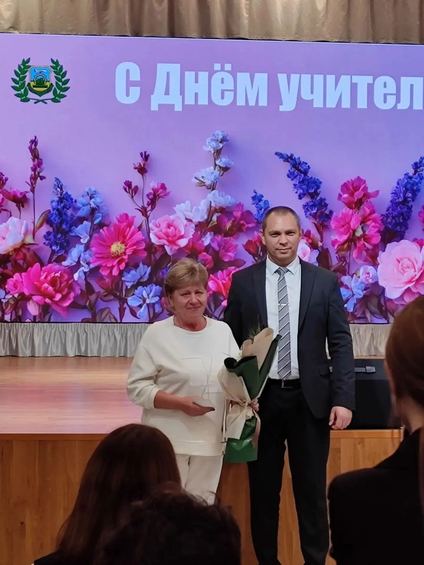 Поздравляем Антонину Александровну Терезникову с наградой «За верность профессии»!
